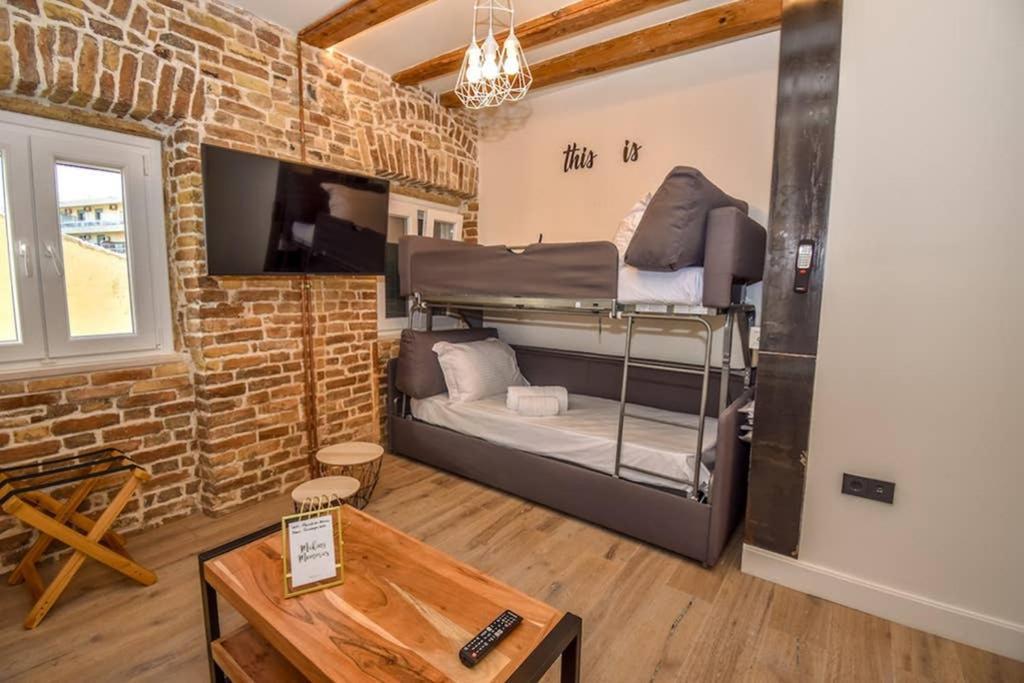Murofinto Homes Corfu  Rom bilde