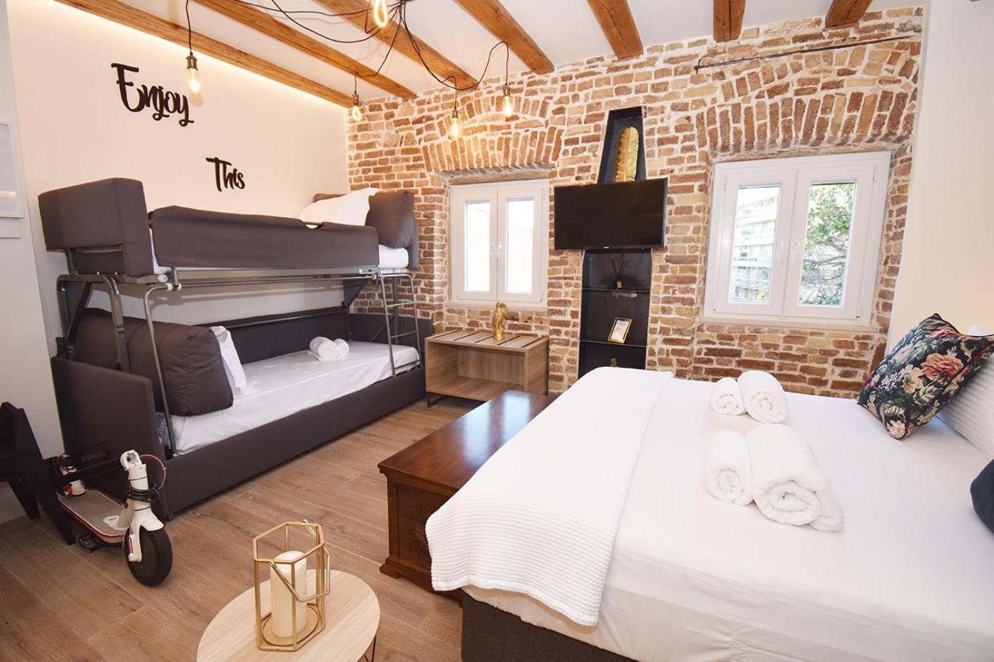 Murofinto Homes Corfu  Rom bilde